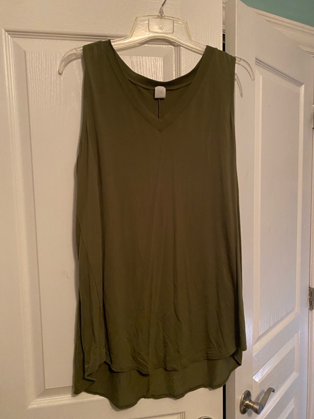 Women's Olive V-Neck Sleeveless Tunic Top
